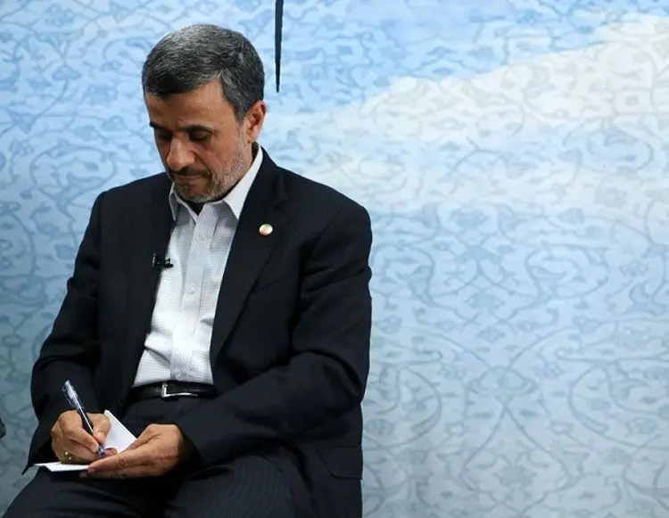 نامه احمدی نژاد به روحانی: جلوی جنگ را بگیرید