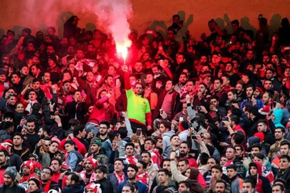 ورود پلیس به تجمع پرسپولیسیها