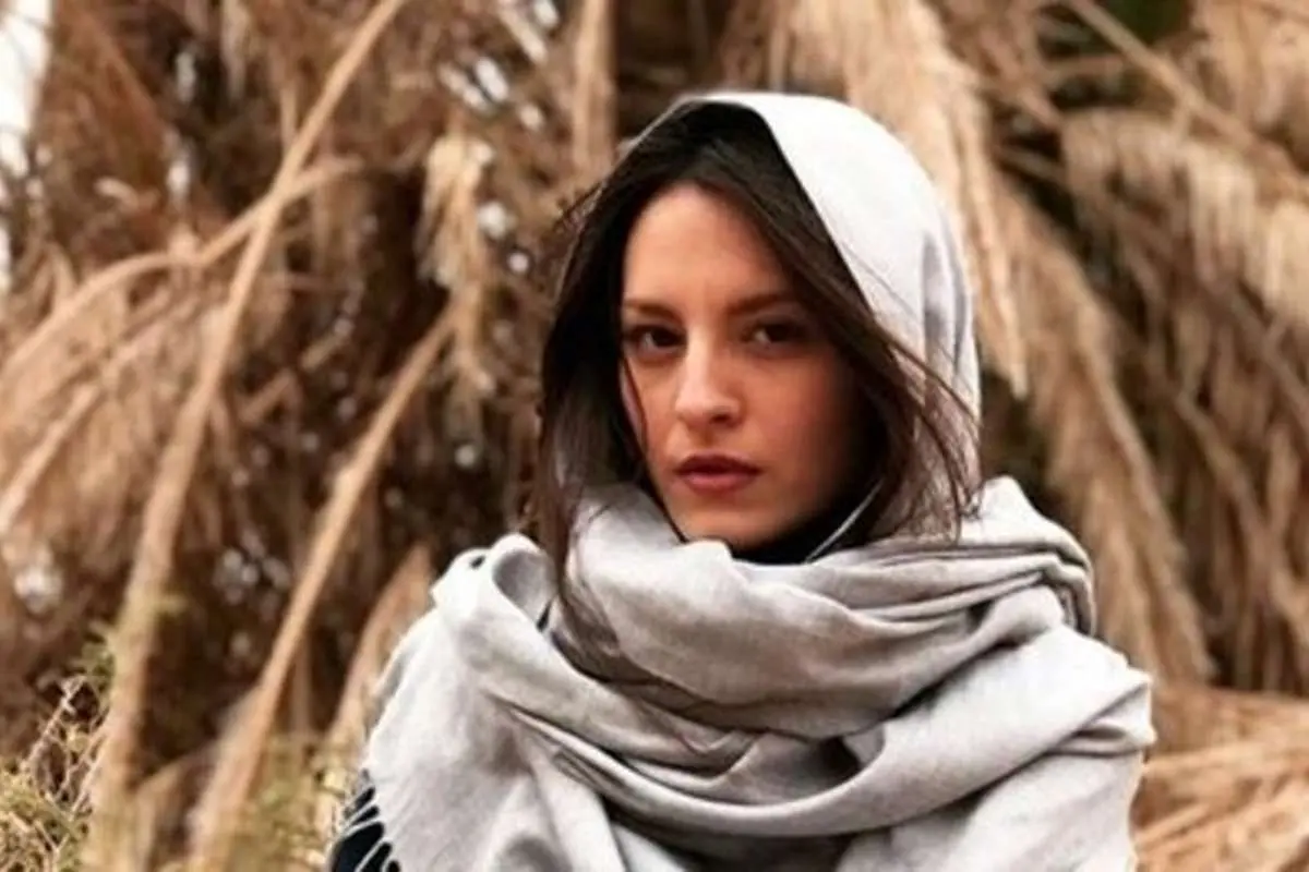 (تصویر) هدیه بازیگر زن یونانی برای داوود میرباقری
