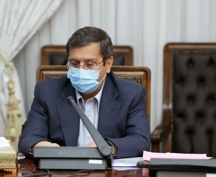 همتی: کاهش نرخ ارز حاصل تلاش بانک مرکزی است