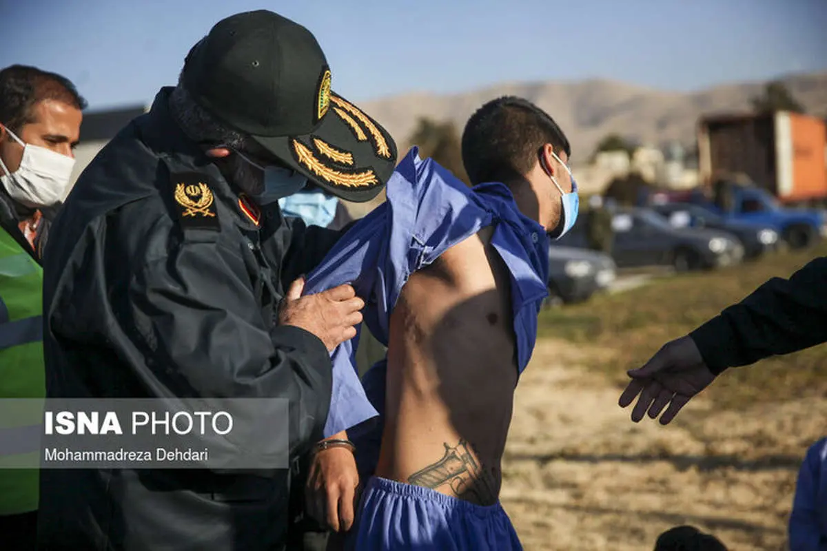 (تصاویر) کشفیات عملیات ضربتی صاعقه در شیراز