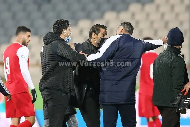 (عکس) جنجال هاشمی‌نسب در پایان دیدار پرسپولیس و فولاد