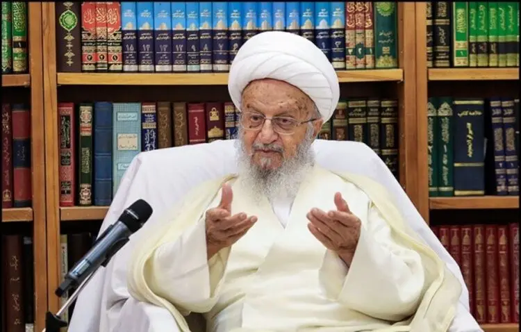 انتقاد آیت‌الله مکارم شیرازی از بانک‌های کشور