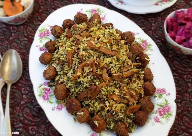 طرز تهیه کلم‌پلو شیرازی با گوشت قلقلی