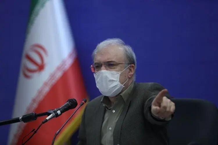 نمکی: برای فدا شدن آمده ایم نه چسبیدن به صندلی