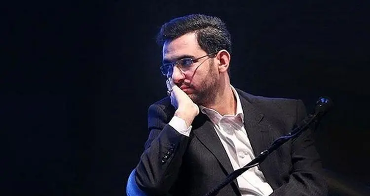 وزارت ارتباطات: اتهام آذری جهرمی فقط فیلتر نکردن اینستاگرام نیست