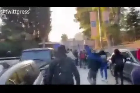 (ویدئو) حمله به خانه نتانیاهو و فرار آقای نخست وزیر و همسرش به پناهگاه