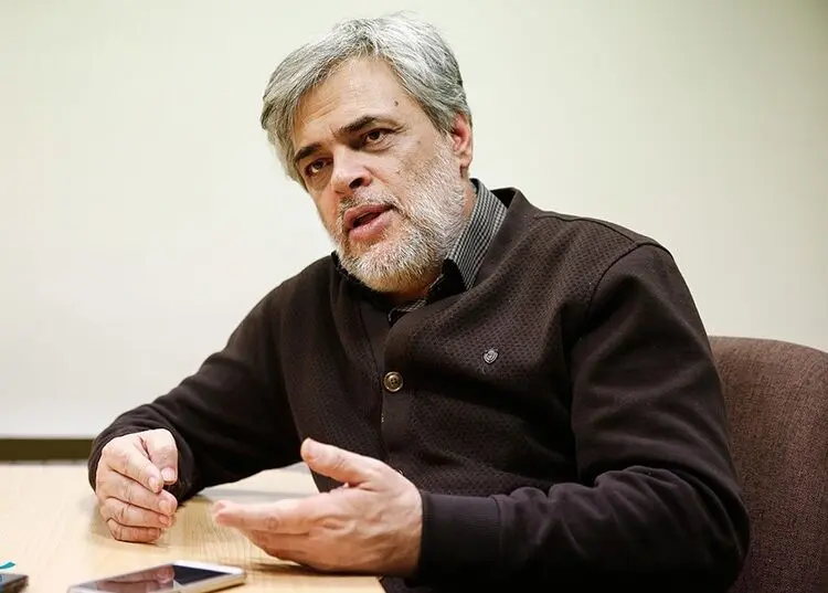 محمد مهاجری: دولت در بازی مار و پله حرکت می‌کند