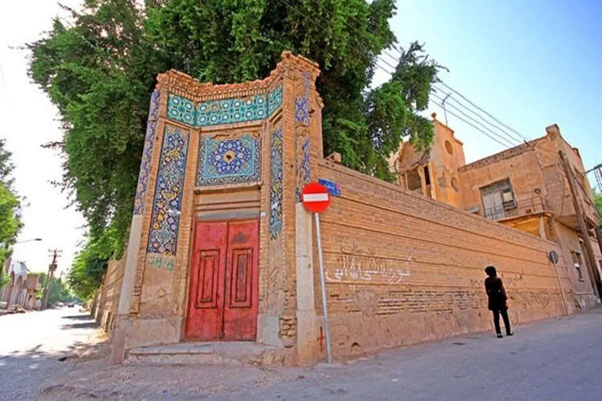 درهای هتل قوی اهواز پس از ۵۰ سال به روی مردم بازشد