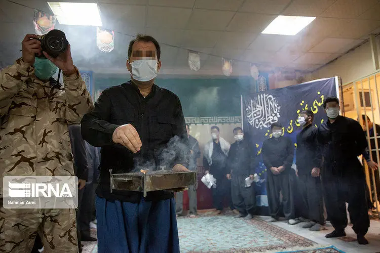 (تصاویر) مراسم وداع با سه شهید گمنام در زندان