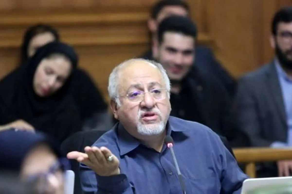 حق شناس: شهردار از نامگذاری خیابان بازرگان خودداری میکند
