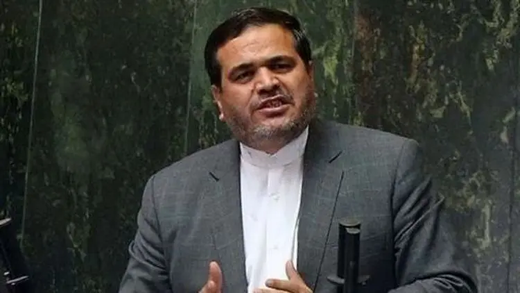 توئیت عنابستانی درباره ماجرای سیلی زدن به سرباز راهور