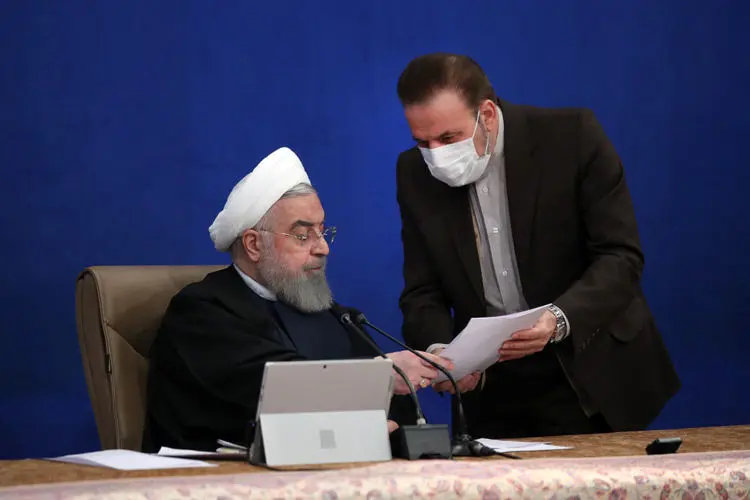 واکنش‌ها به سخنان روحانی؛ مسئول دلار ۲۵هزارتومانی هم هستید؟
