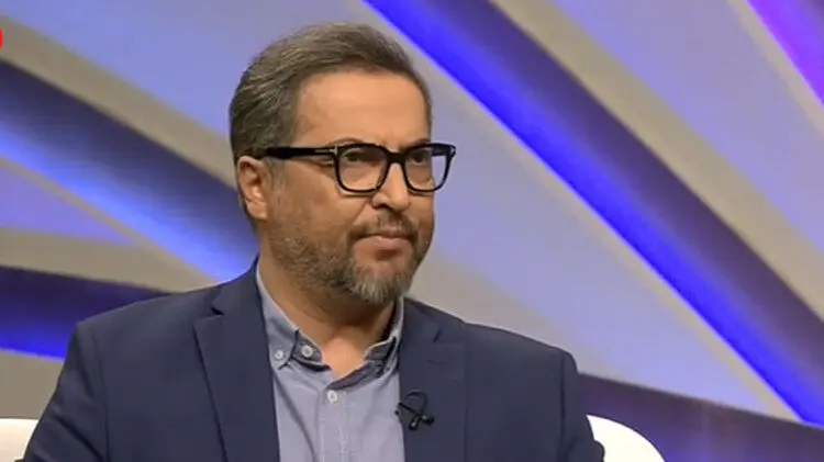 گفتگوی قدیمی عادل فردوسی‌پور با مهرداد میناوند در برنامه نود