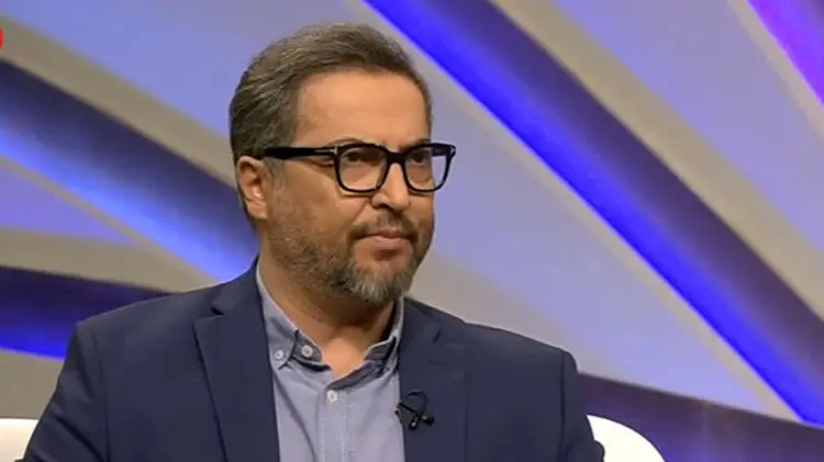 گفتگوی قدیمی عادل فردوسی‌پور با مهرداد میناوند در برنامه نود
