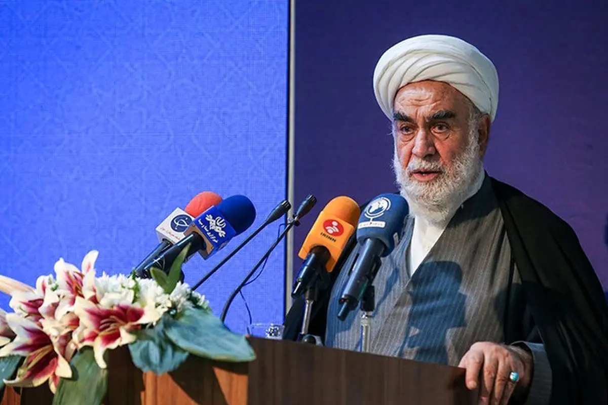 گلپایگانی: آقا لب تر کنند میلیونها نفر حاضرند جان خود را بدهند