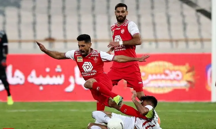 اولین بازیکنی که در نیم فصل از پرسپولیس جدا می‌شود