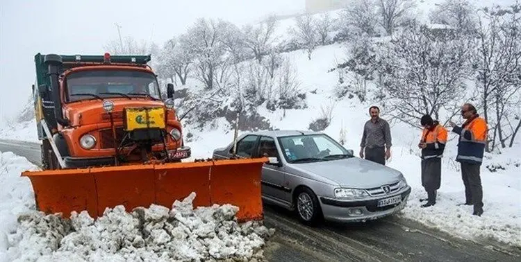 برف و کولاک در جاده‌ها؛ از سفر غیرضروری بپرهیزند