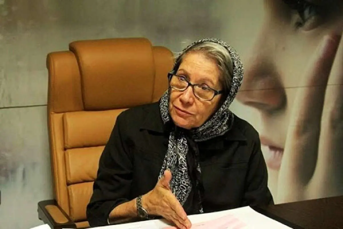 انتقاد تند مینو محرز از تائید واکسن روسی کرونا