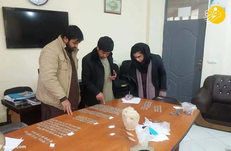 (عکس) ۳۱۰ سکه دوران قاجار در هرات کشف شد