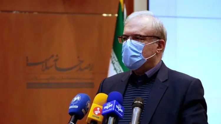 نمکی: واکسن را اول به خانواده خودمان تزریق می‌کنیم