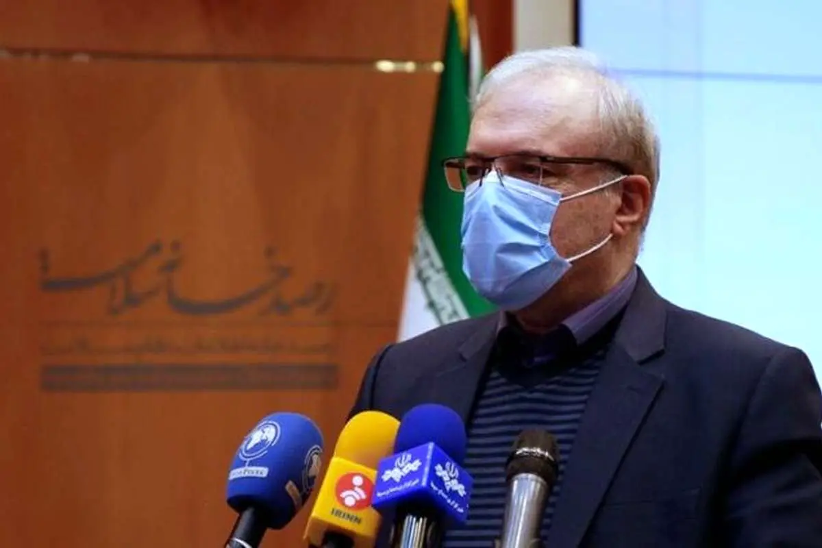 نمکی: واکسن را اول به خانواده خودمان تزریق میکنیم