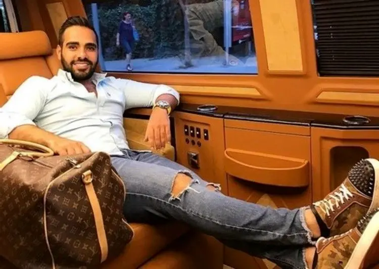 (ویدئو) ساشا سبحانی به احمدی‌نژاد: گفتی برو دختر چاوز رو بگیر!