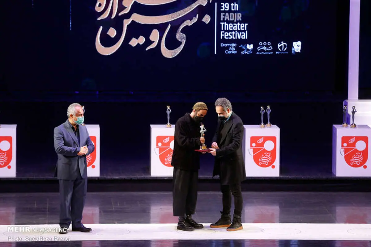 (تصاویر) پوشش نوید محمدزاده خبرساز شد