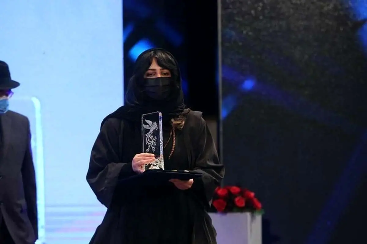 (تصاویر) متن و حاشیه اختتامیه جشنوراه فیلم فجر؛ درخشش رضا عطاران و رویا افشار