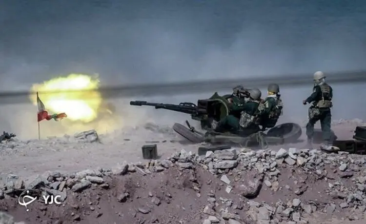 (تصویر) بمباران زمینی و هوایی دشمن توسط سپاه