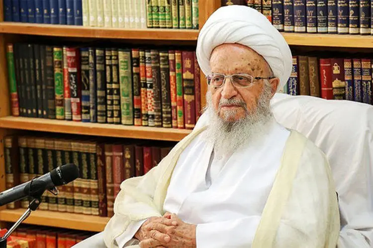 انتقاد آیت‌الله مکارم از صداوسیما و ۲۰:۳۰