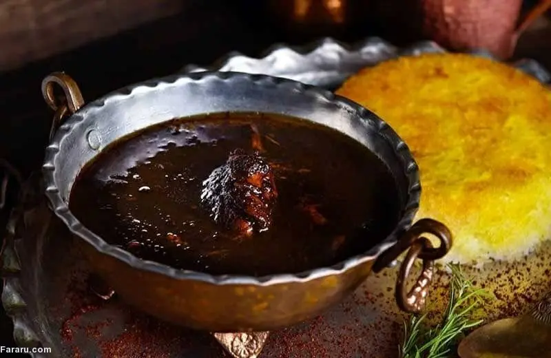 طرز تهیه خورشت فسنجان با مرغ + فوت و فن‌های خوشمزه‌تر شدن آن