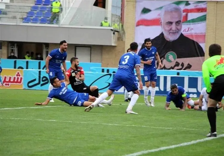علیه پرسپولیس باید پنالتی گرفته می‌شد؟