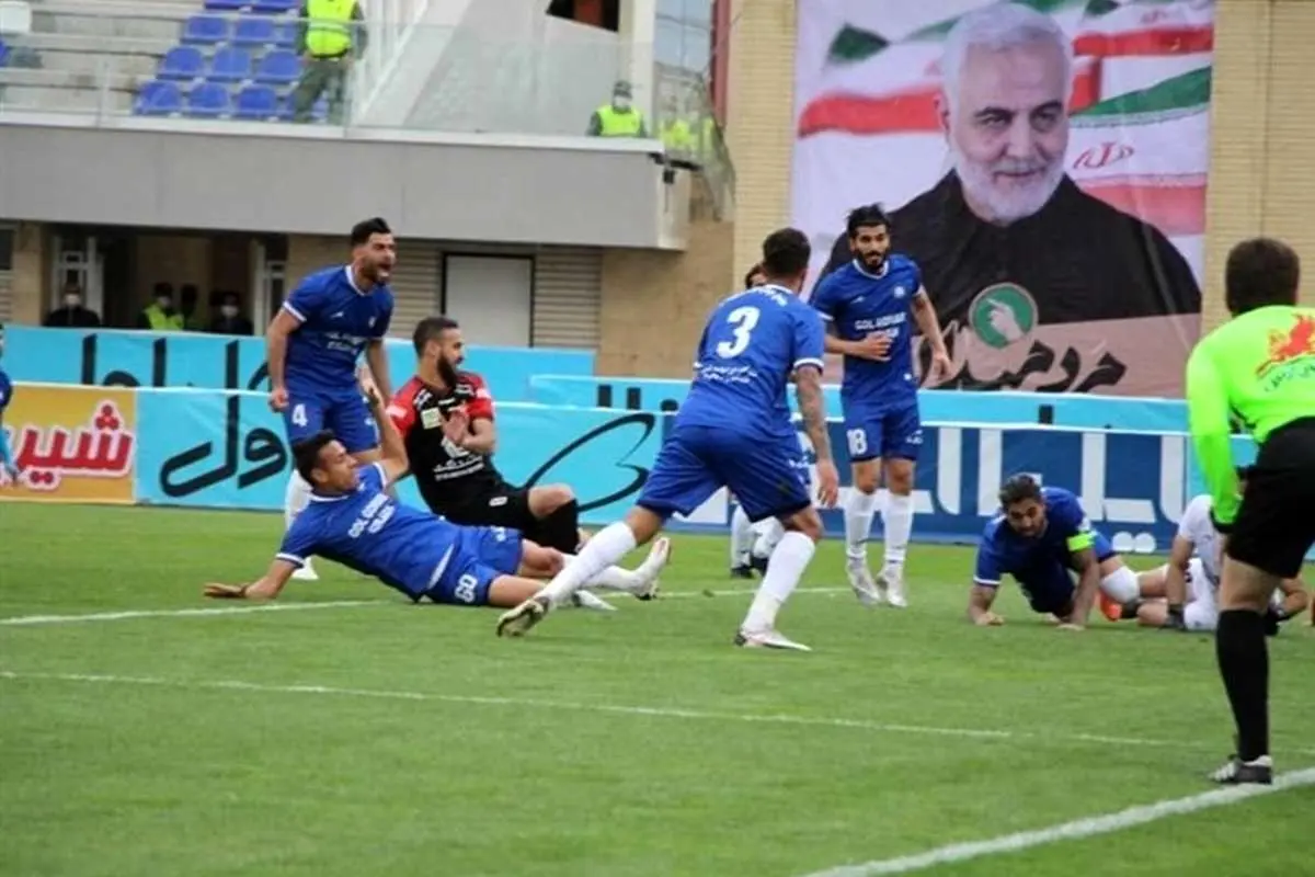 علیه پرسپولیس باید پنالتی گرفته می‌شد؟
