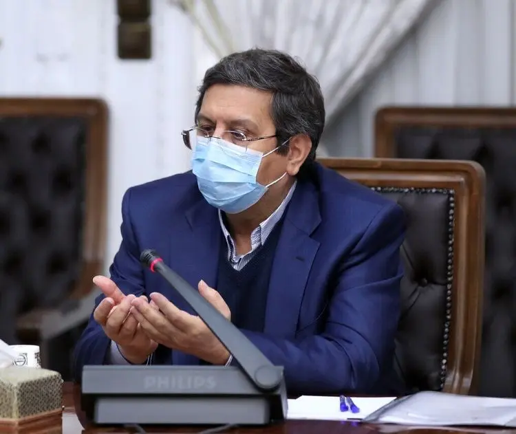 همتی: ارز ۴۲۰۰ تومانی تا ۶ ماه آینده برقرار است