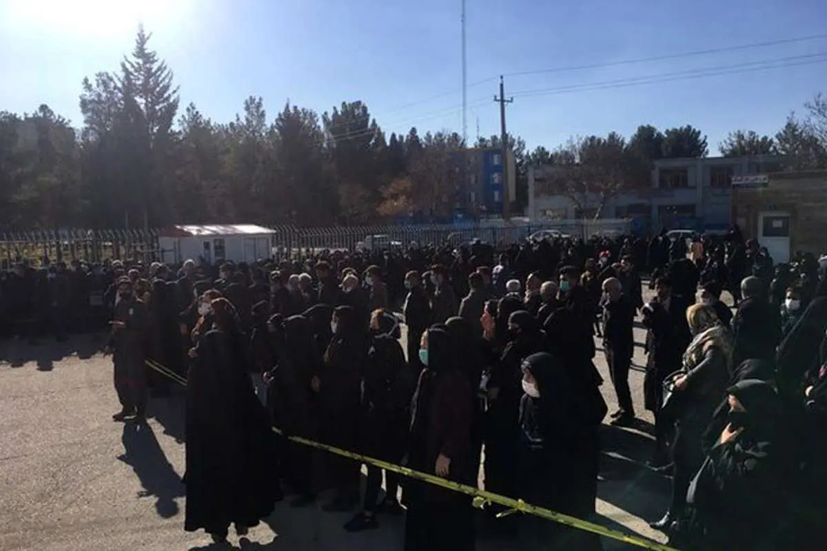 (تصویر) صف عجیب سبدکالا در کرمانشاه