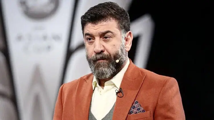 (ویدئو) تجمع مقابل بیمارستان پس از درگذشت انصاریان