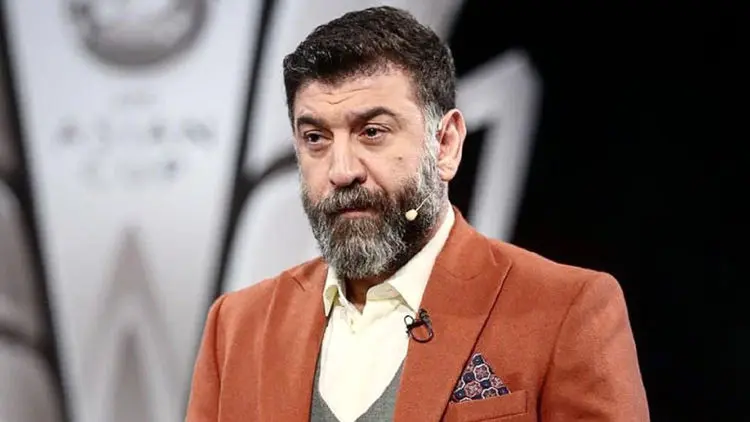 (ویدئو) تجمع مقابل بیمارستان پس از درگذشت انصاریان