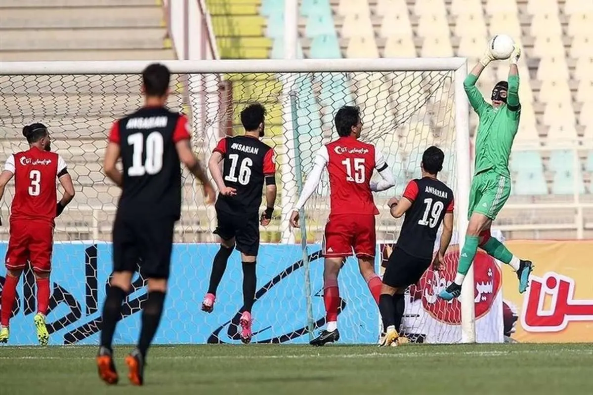 تراکتور و پرسپولیس از داوری ضرر کردند؟