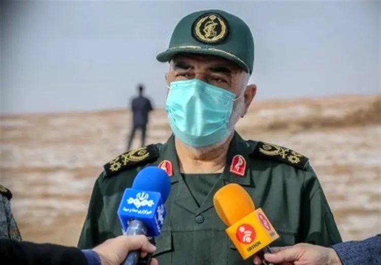 سردار سلامی: دشمن با ماهواره‌ها زمین ما را شخم می‌زند
