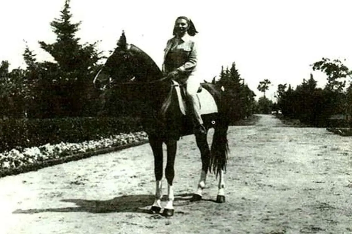 سرنوشت اسبی که به «فرح» سواری نداد