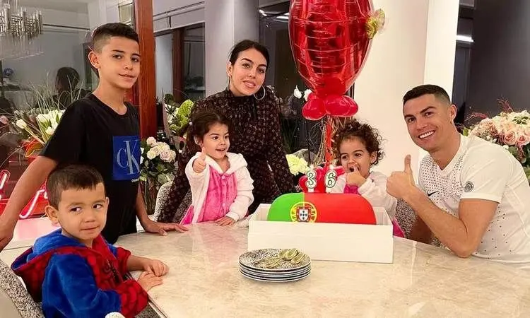 پیام جالب رونالدو بعد از تولد 36 سالگی