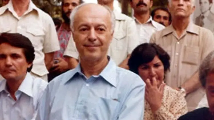 رابطه پیچیده طبری و کیانوری