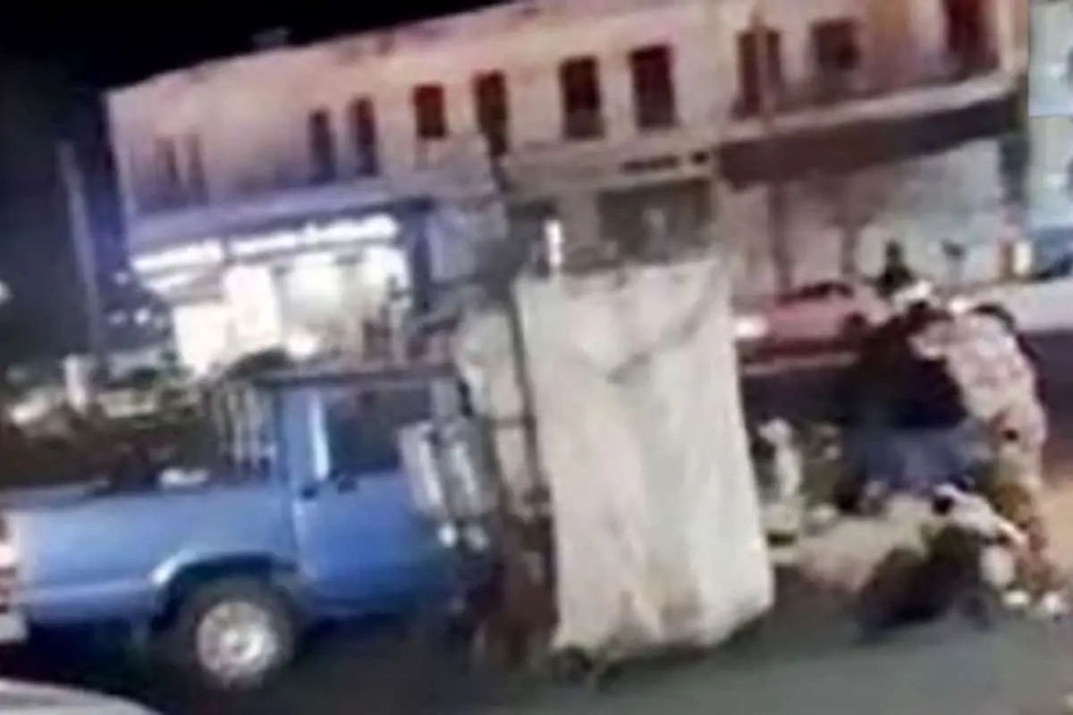 سیلی محکم پیمانکار شهرداری بر صورت پیرمرد