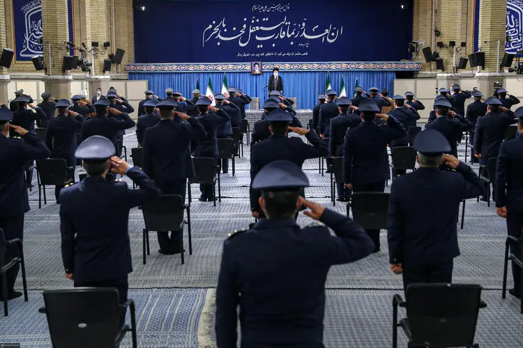 (تصاویر) دیدار فرماندهان نیروی هوایی ارتش با رهبر انقلاب