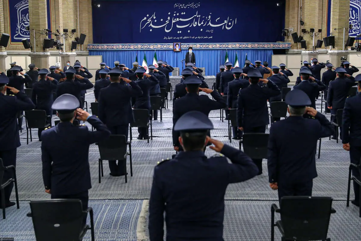 (تصاویر) دیدار فرماندهان نیروی هوایی ارتش با رهبر انقلاب