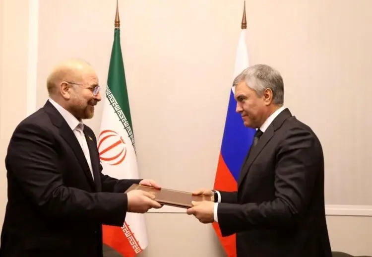 (ویدئو) تقدیم پیام  رهبر انقلاب به رئیس مجلس دومای روسیه