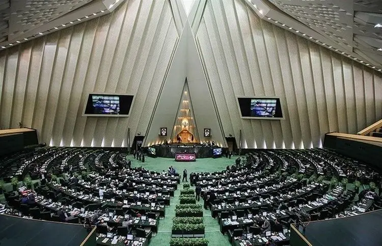 مجلس با یک فوریت نحوه بررسی لایحه بودجه ۱۴۰۰موافقت کرد