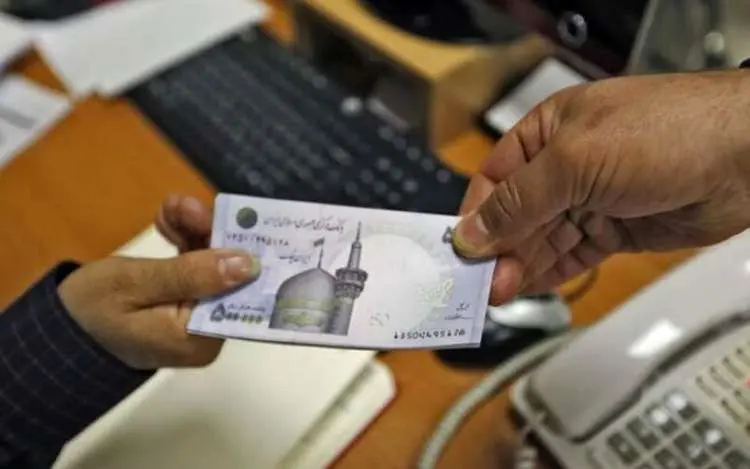 پرداخت همگانی یارانه نقدی یا تضمین حداقل درآمد؟