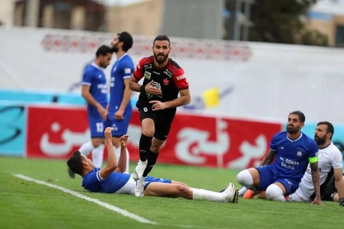 تعویق لیگ به نفع پرسپولیس شد